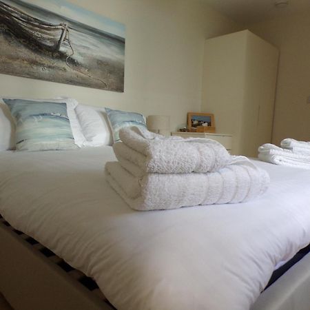 3Thedome - Luxury Ground Floor Apartment Opposite The Beach, Barton On Sea Ngoại thất bức ảnh