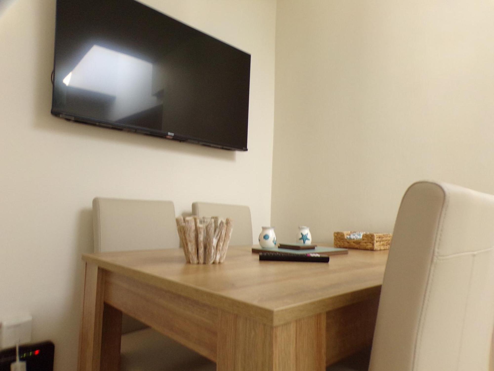 3Thedome - Luxury Ground Floor Apartment Opposite The Beach, Barton On Sea Ngoại thất bức ảnh